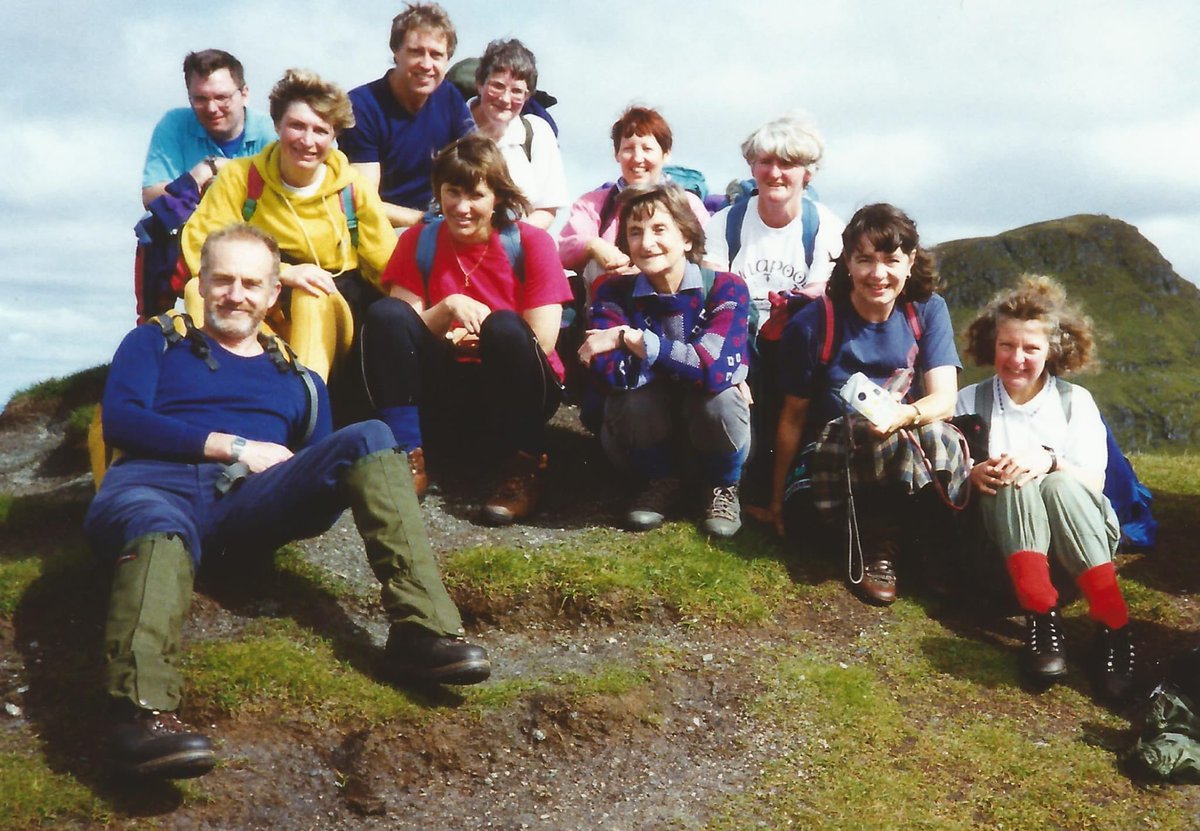 LinlithgowRamb1's tweet photo. Throwback…an incredible find from one of our *ahem* more mature members 🥰. Circa 1992 📸 .

Group walks &amp; big smiles never go out of fashion ☀️ 🏔 🏴󠁧󠁢󠁳󠁣󠁴󠁿 

@RamblersGB @ramblersscot https://t.co/YcIBuizd0H
