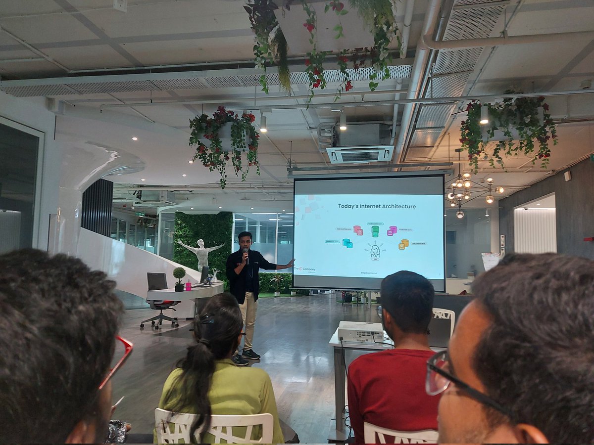 asmitbm's tweet photo. Good insightful session by @Jpandya26 on Internet Architecture!! @hackthisfall
#HackThisFall #HTFPune https://t.co/e8wuQN6Fsv