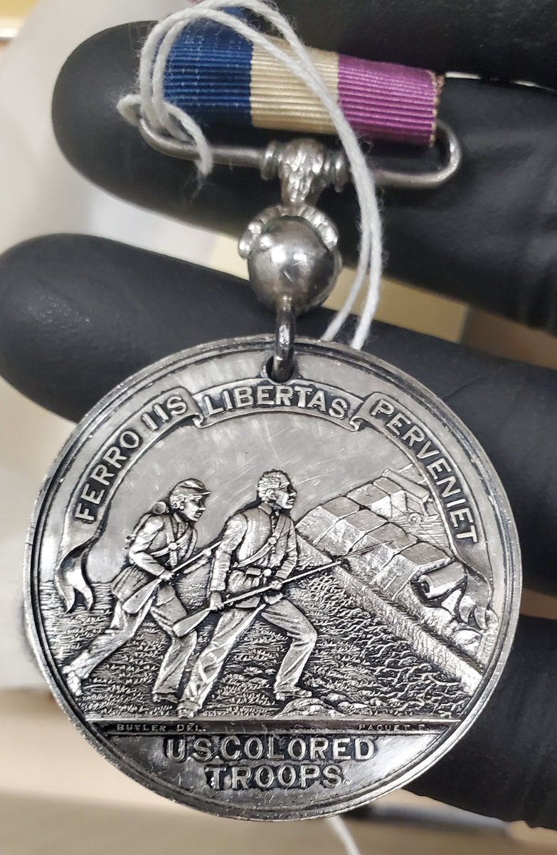 MilHistCurator's tweet photo. Something one does not see every day: the Butler Medal. Commissioned by Maj Gen Benjamin Butler to honor the Black soldiers in his command for gallantry during the Battle of Newmarket Heights on September 29, 1864. This remains the only medal ever struck for black soldiers. https://t.co/QfLq5ChDod
