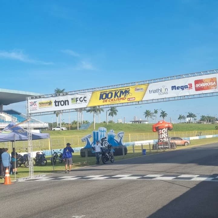 willianesporte's tweet photo. Nós acreditamos no esporte goiano e goianiense! @prefeituradegyn
@smesporte_ @alvaro_universo @rogerioodacruz
@jordevarosa
Desafio @fernandobicicletas 100km de ciclismo 🚴♂️🚴♀️
#PrefeituraDeGoiania #SMESP #CuidandoDeVc #EsporteEducacaoLevadosSerio #Ciclismo https://t.co/32mx4oKJsX
