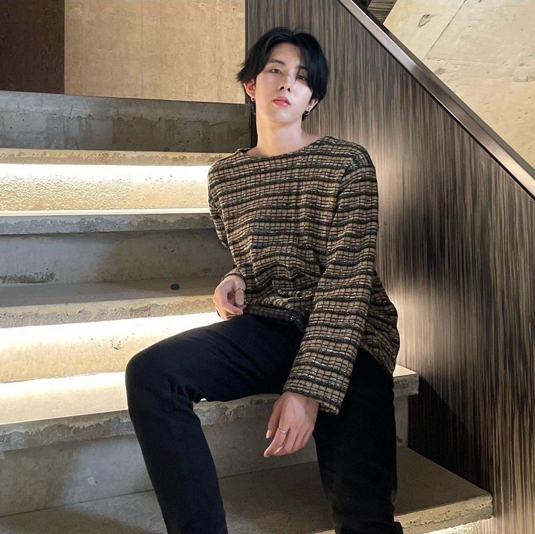 FameVoratanaTH's tweet photo. IG update: famevoratana  
; U Said 

🥰🥰💗💗💖💖 
#famevoratana #stmdthailand https://t.co/FcAGuQ5nCT
