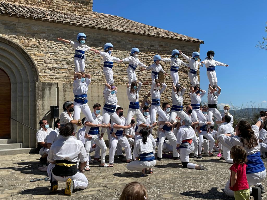 💙 Hem estrenat temporada a Malla!
Actuació de Pasqua convidats pels <a href="/FalconsdeMalla/">Falcons de Malla</a> Hem fet:
6 agulles i 4 pilars
4 vols de 3
Pira de 9
2 avets
Focking 7 puntes
Capdil conjunt

🔵La propera, el 23 d'abril, a les 17:00, a la plaça de la Vila de Vilanova!!