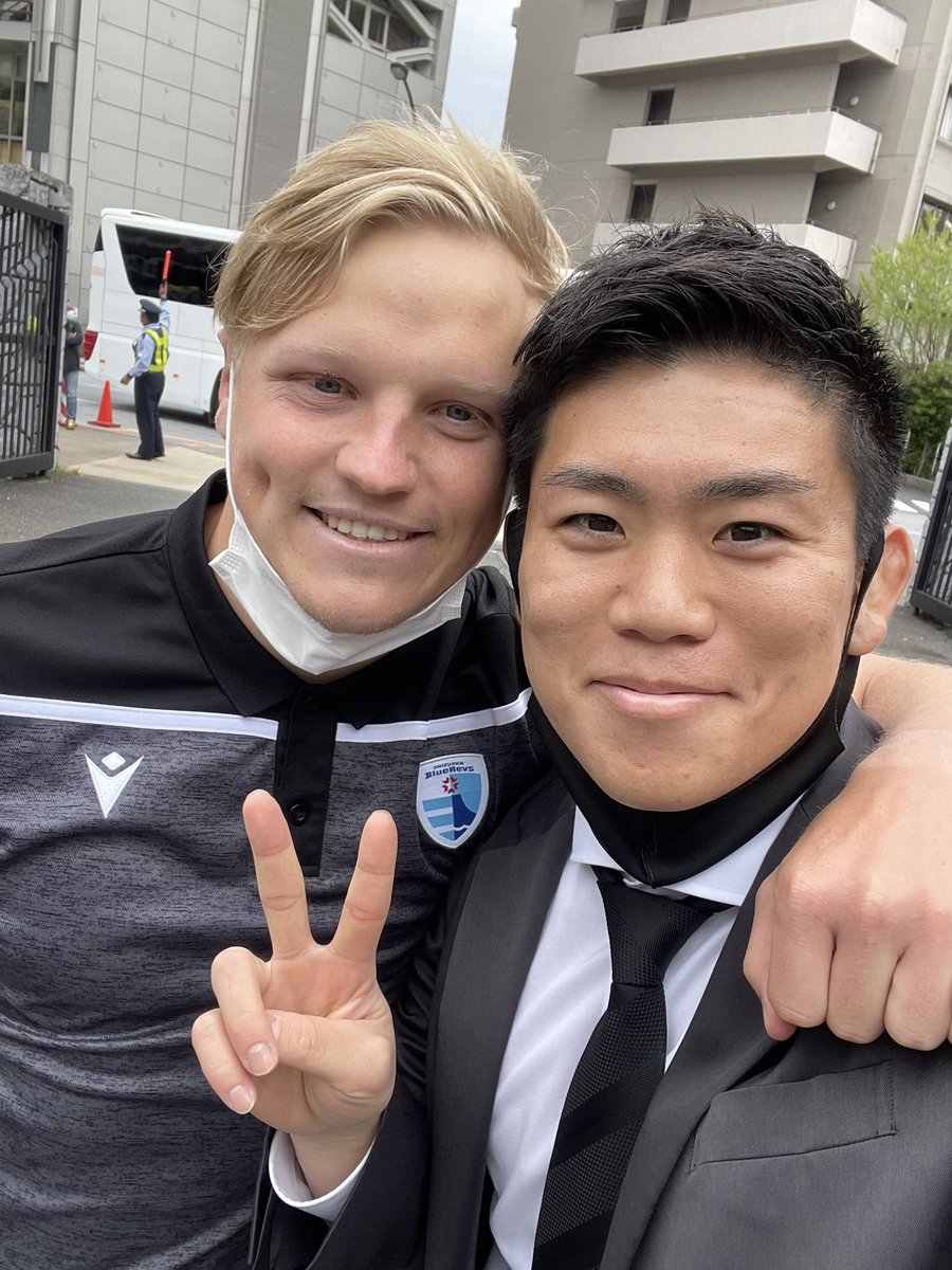 TakahiroKimura9's tweet photo. そして今日は大仲良しのサムと久しぶりに会えました😁 @samgreene10_ 
豊田自動織機シャトルズの頃、ずっと一緒にいた元チームメイト。次はグラウンドの上で会おうね！また一緒にプレーしようね！って誓いました🙆‍♂️
Can’t wait to play against you Sammy😘 https://t.co/xh1Qrb28AL