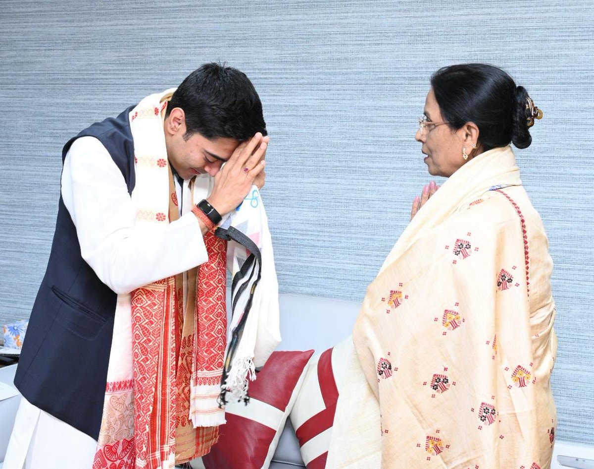 AITC4Assam's tweet photo. Today, Shri @ripunbora joined our @AITCofficial family.
He comes with a broad range of experience in serving people as the former Minister of Panchayat & Rural Devt, former Minister of Education, former Rajya Sabha MP and former President of Assam Pradesh Congress Committee! https://t.co/WehjVLxXIX