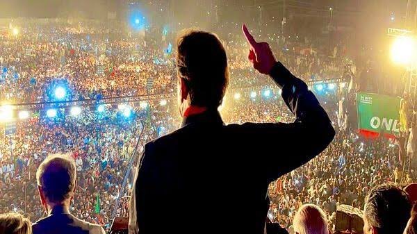 Rangzaib10's tweet photo. Do not Judge  me by success judge me by how many time I fell down and got back up again   : nelson Mandela    #امپورٹڈ_حکومت_نامنظور https://t.co/ObLpbMGk3v