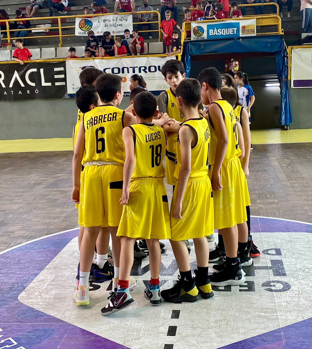uemataro's tweet photo. 🏆 FINAL MINI MASCULÍ  #MiniCopaMataró2022 

🥇 El Mini de @StCasab_BC GUANYA la Mini Copa després de completar un torneig perfecte!

🙌🏻 Hem viscut una gran final entre l’Stadium i el @BasketAlmeda!
 👏🏻 Felicitats! https://t.co/4fhLCeKZc6