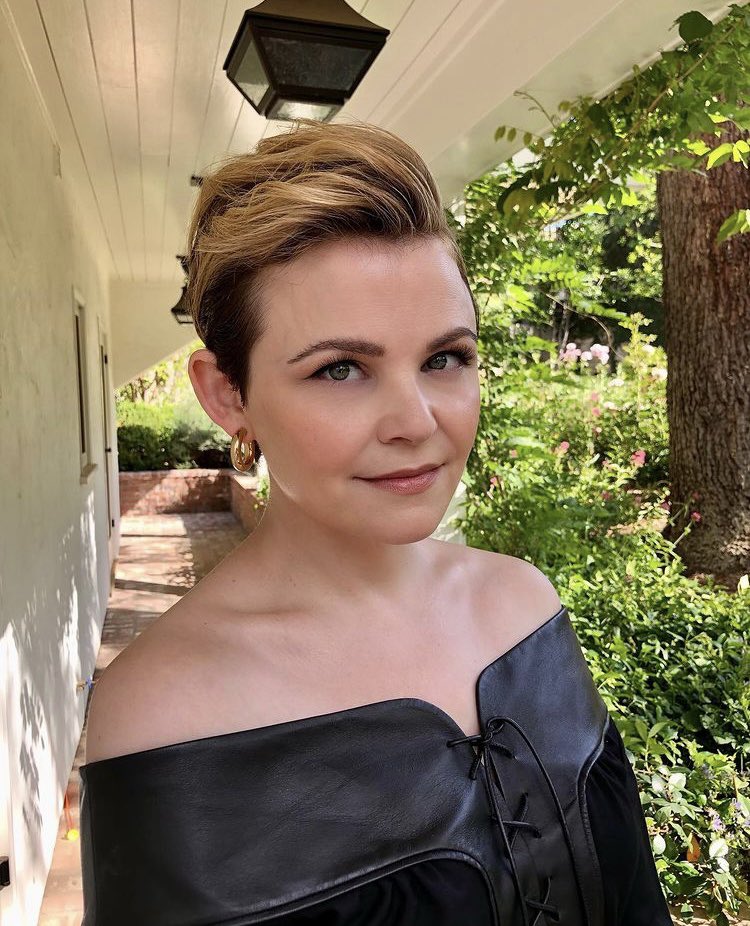 She’s glowing 😩