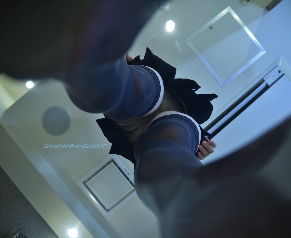 nv3QU0aXYD's tweet photo. 「あんぜんちたい」

#シュリンカー
#サイズフェチ
#giantess 
#大美人
#小人 https://t.co/XvC0acXwlv