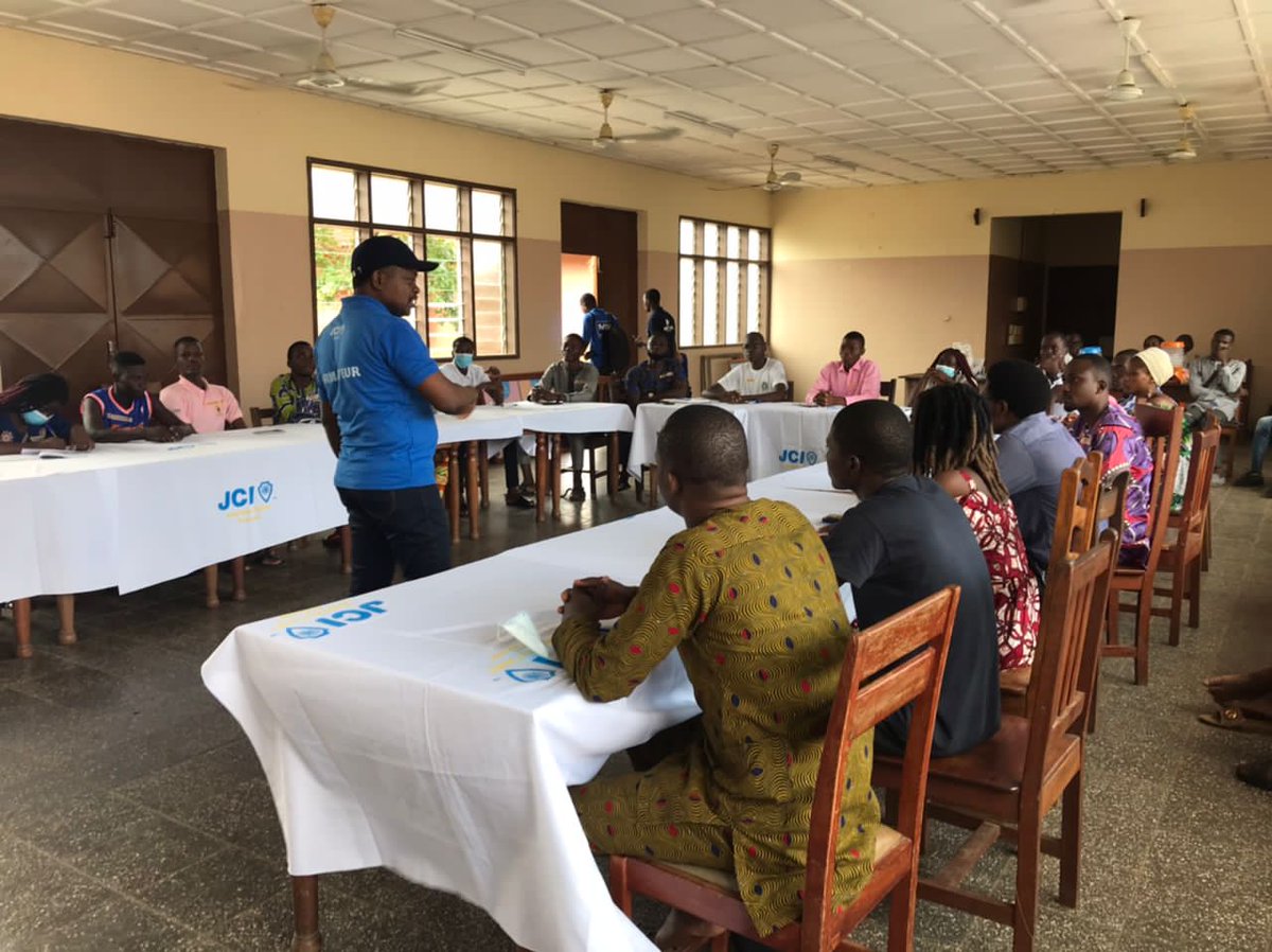DenonDr's tweet photo. 25 membres aspirants à la JCI Pioneer ; c'était mon auditoire hier 16 Avril 2022 à la formation sur JCI une chance de réussir. L'ambiance était très conviviale. Les participants très satisfaits à l'évaluation finale. *Training is our duty* https://t.co/CE1nEpLoeD