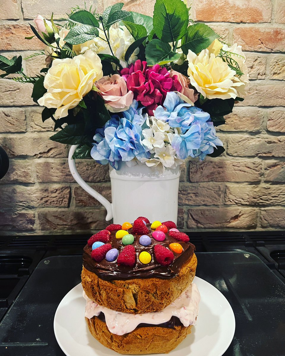 sowers007's tweet photo. Happy Easter one and all! 🐣
#happyeaster #baking #feedthe5000 #resurrectionsunday #mmmcake
@LaxMusgrave https://t.co/koVOTaBtu5