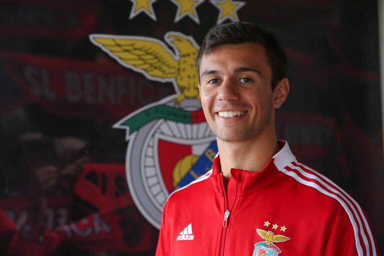 Henrique Araújo arrasa arbitragens: "Mais uma semana em que somos penalizados por erros de arbitragem. É expulsão de Liga Portuguesa. Não estão a respeitar o Benfica, equipa A, B, Juniores. Não nos deixaram ganhar. Somos demasiado penalizados."