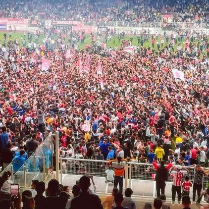 Bu Şehir , Bu Taraftar , Bu Futbolcular Şampiyonluğu hak etti . 700 bin nüfuslu Batmanımız herşeyin en güzelini hak ediyor ❤️🤍 #batmanpetrolspor