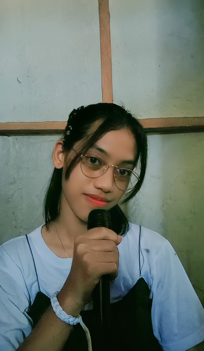 jowannaae's tweet photo. HAPI 16TH MOTMOT!! 
 
Magiging lucille for today's bidyow😔

#rocelfieday
#RORFam

*pasensya na nauto lang, i mean napag-utusan lang😔 https://t.co/ftJjUGonYg