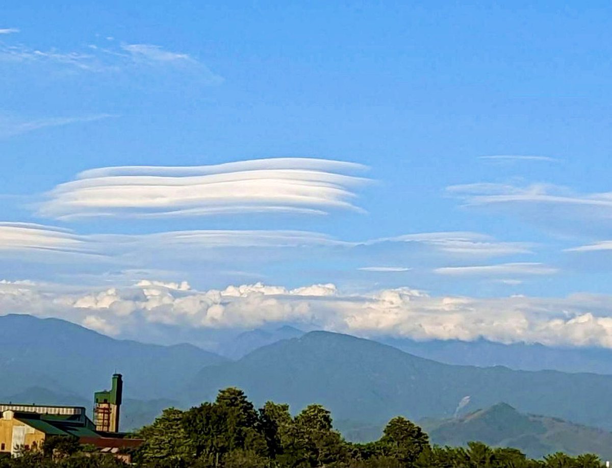 NewAtlantis_9's tweet photo. #Cloudships are appearing all over the world again, and this one appeared in southern #Taiwan on March 25th: https://t.co/TsnMqE7ZiA