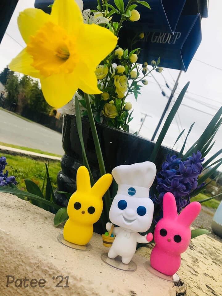 PateeSondra's tweet photo. Happy Easter Everyone !!! From me and @BrathAttack
#HappyEaster #FunkoPOP #FunkoSunday #PilsburyDoughBoy #Easter2022 #EasterSunday #EasterPeeps #Peeps https://t.co/9cMpqZFCh9