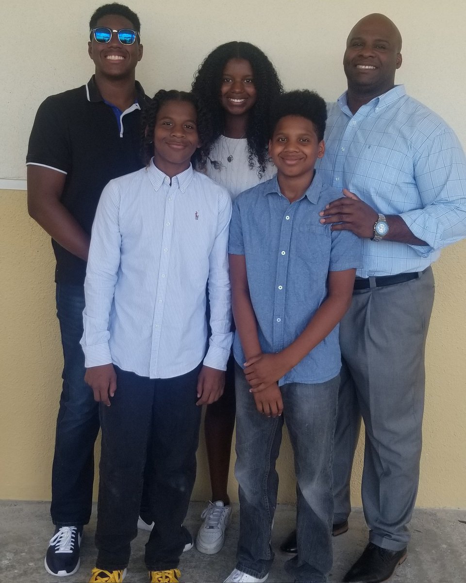 Happy Resurrection day from Team Toussaint. 

#Jesuslives #heisrisen #TeamToussaint