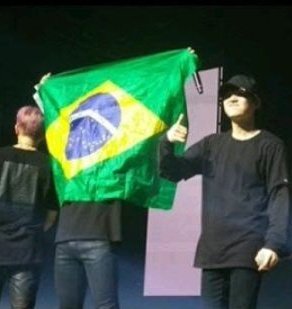 jinnactionworld's tweet photo. COMEBACK + รLBUM
TOUR + BRASIL INCLUIDO
#btscomehome https://t.co/oyXeuowloA