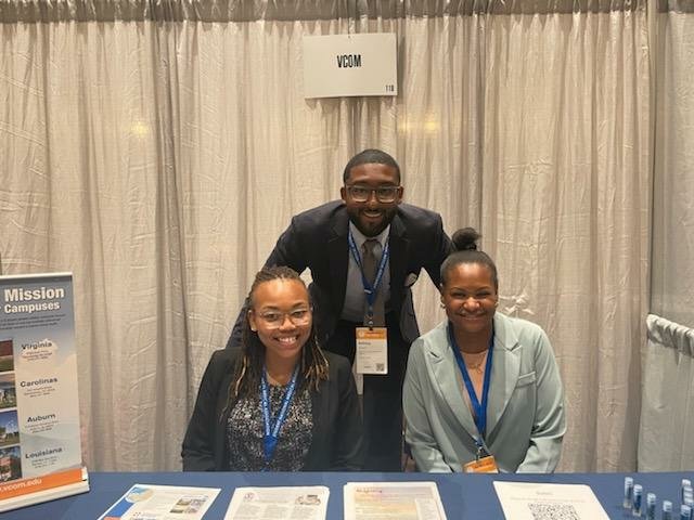 Ant_Arnette's tweet photo. Networking ✔ 
Diversity recruitment ✔ 
Going through this medical journey with these ladies...priceless

Can't wait for AMEC 2023 where we can go from the students to the teachers for the Class of 2024.
#AMEC2022 #snma #vcom https://t.co/NjJMAK44wq