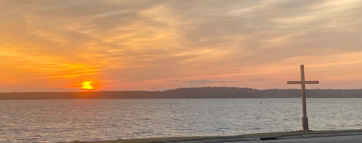 BAlford8's tweet photo. Happy Easter! #HeIsRisen #KerrLake #SunriseService https://t.co/OGVKEgiwx3