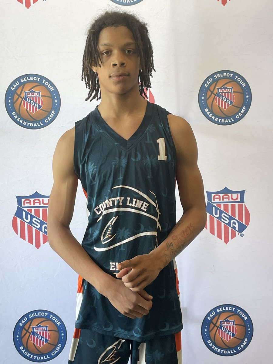 Batrick Singletary, playing for country line elite, has a fast and accurate offense along with a formidable defense. His speed and ball control helped his team claim victory in a close match. <a href="/AAUSelectTour/">AAU Select Tour</a>