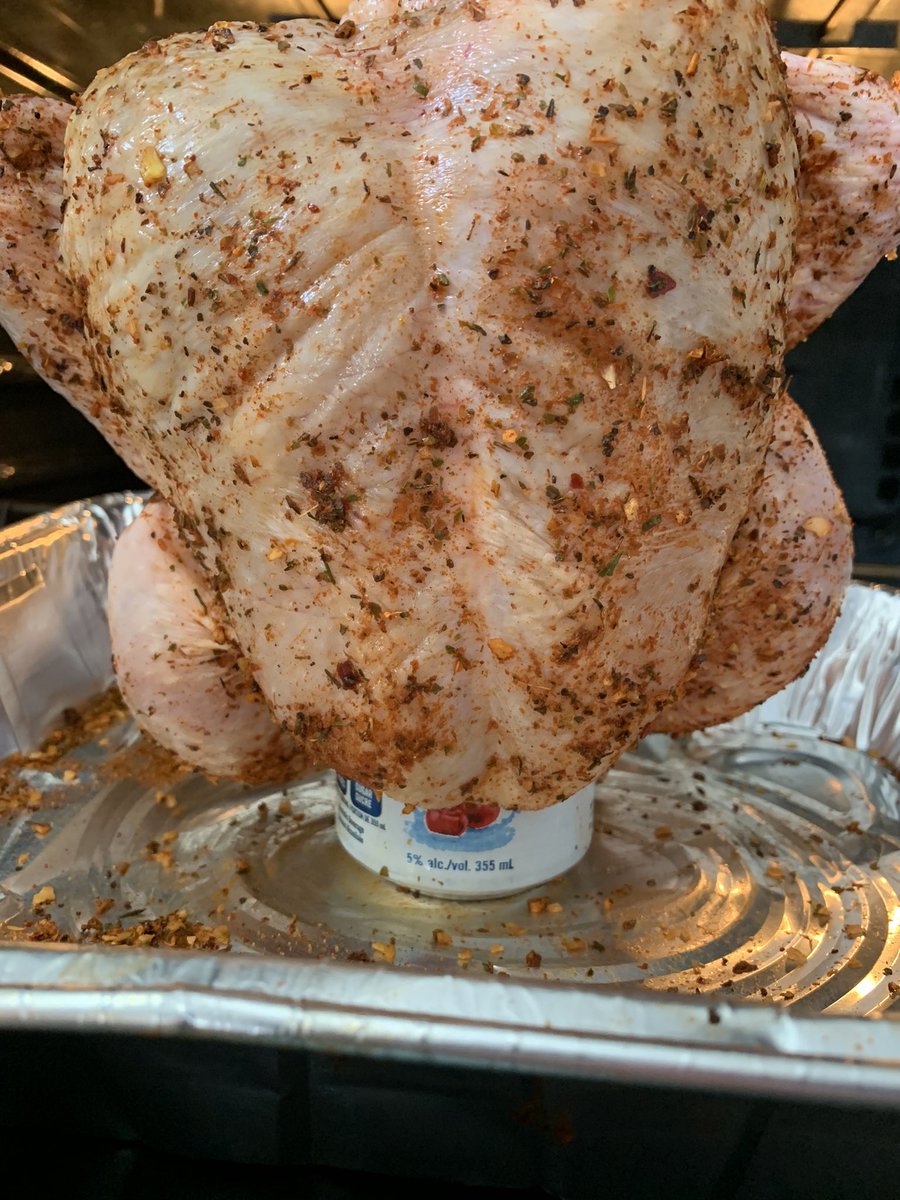 northmenlax09's tweet photo. @BackoftheBird @CSBeverageCo Cottage Springs Can Easter Chicken 🍗 🐣 https://t.co/yGS1ae8MMj