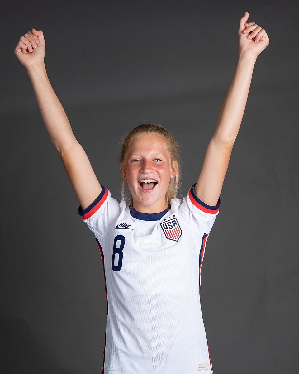 USYNT's tweet photo. #U17WYNT Photo Shoot Day. Personality, poise and poses. https://t.co/T74C6YBIpe