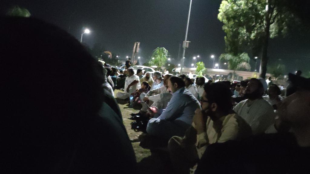 PTMDattaKhel's tweet photo. Protest is going on in Peshawar against the bratual killings of wazirstanis in Khost.
#PakistaniArmyWarCrimes https://t.co/SQLdRjrWLv