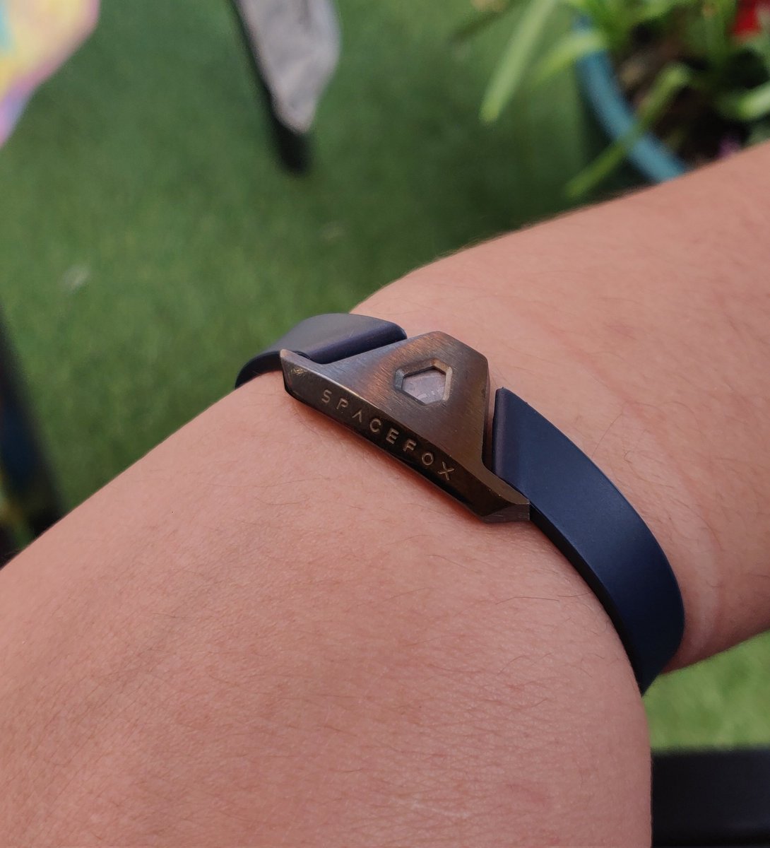 MisterLeinad's tweet photo. Hey ! J'ai reçu mon Cadeau d'anniversaire hier !
Le Petit Bijou de @Spacefox_shop, de
la gamme collision ! Le modèle c'est l' IRON.
@_Amixem , c'est un très beau bracelet en tout cas .
#SPCFX https://t.co/7nhmizbvwy