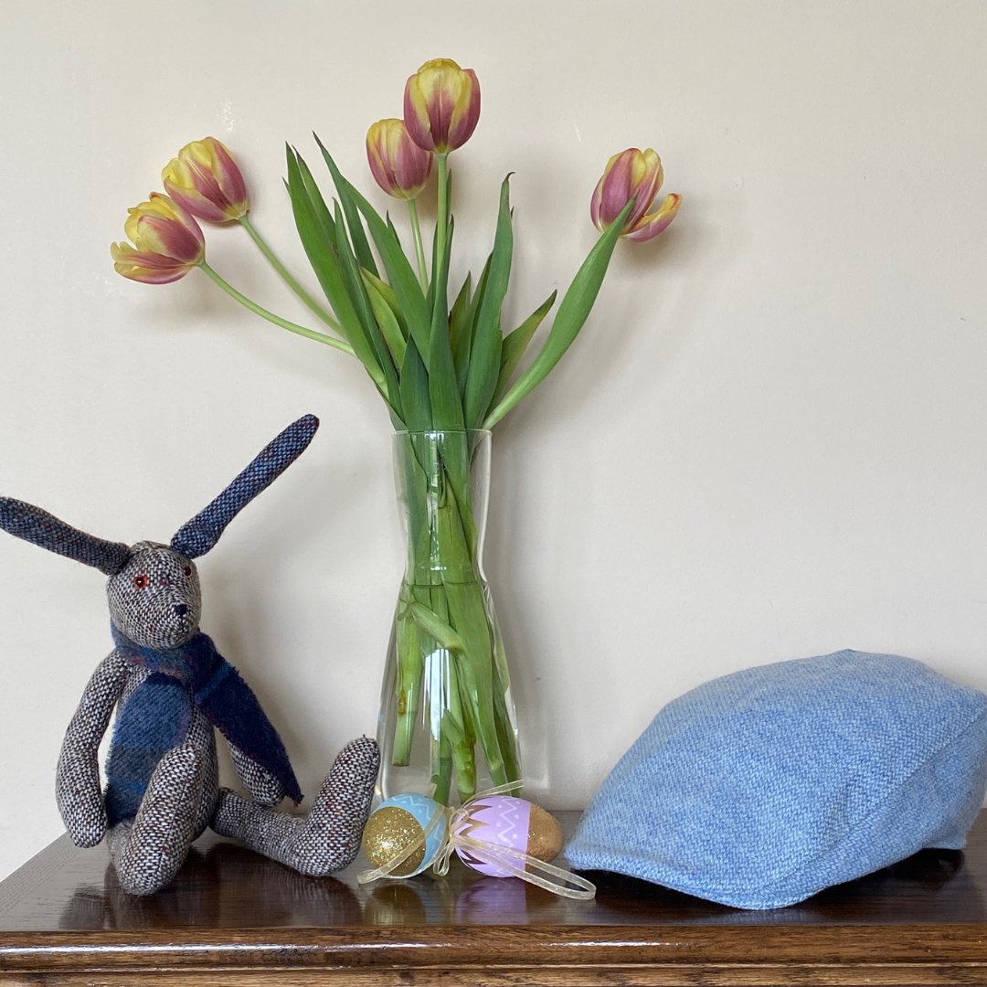 Hanna_Hats's tweet photo. Happy Easter everyone 🐇 We hope you all have a lovely day celebrating with your loved ones 🐣
#hannahats #since1924 #easter #happyeaster #easterbunny #tweedcap #barleycorn https://t.co/XpT5MRwTrO