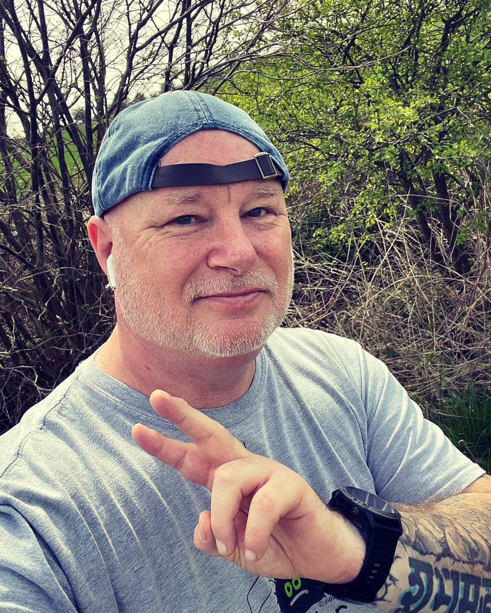 ultraadventurer's tweet photo. Never stop exploring. X
#getoutside #hiking #hikingadventures #adventure #adventurecommunity #adventuretime #trailrunning #trailrunner https://t.co/LdhnTQehrv