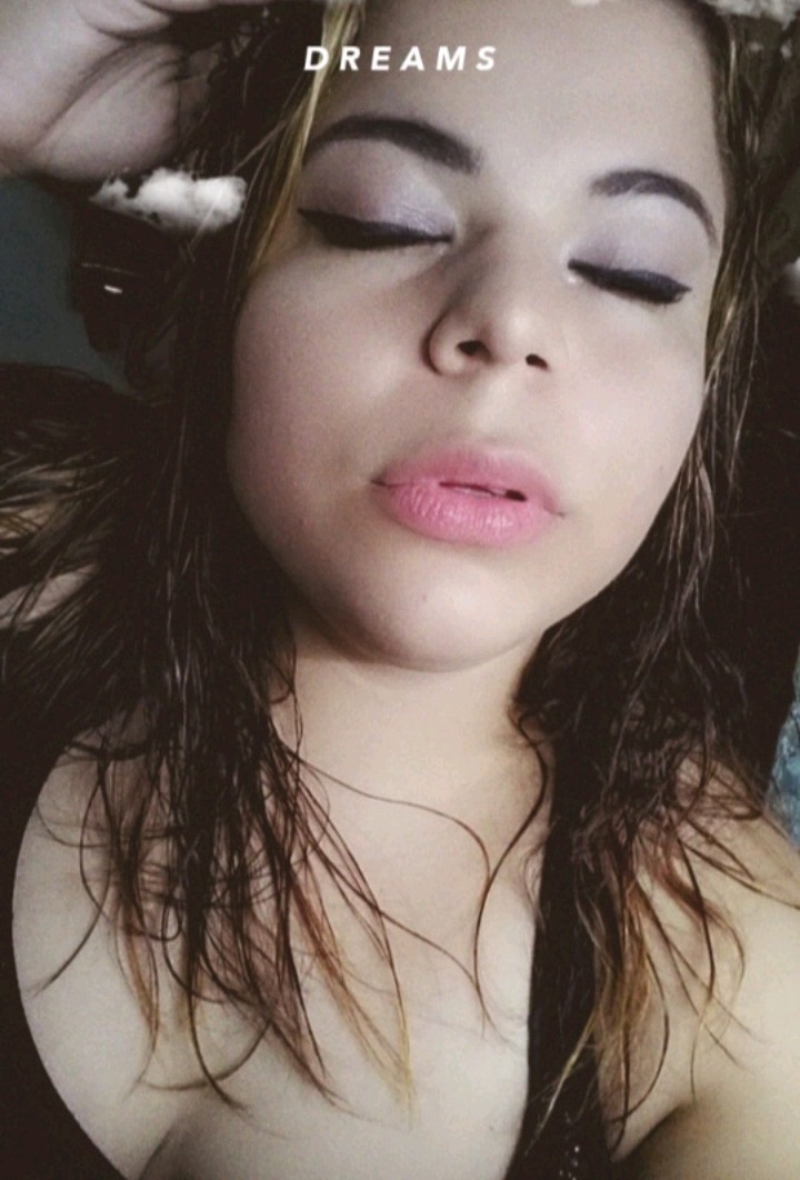 lorenitahRosals's tweet photo. 🖤 cierro los ojos para no ver tu fea cara🤣 pero yo los cierro con estilo.
#lokuras
#SinNadaQueHacer https://t.co/yKbBJEKROA