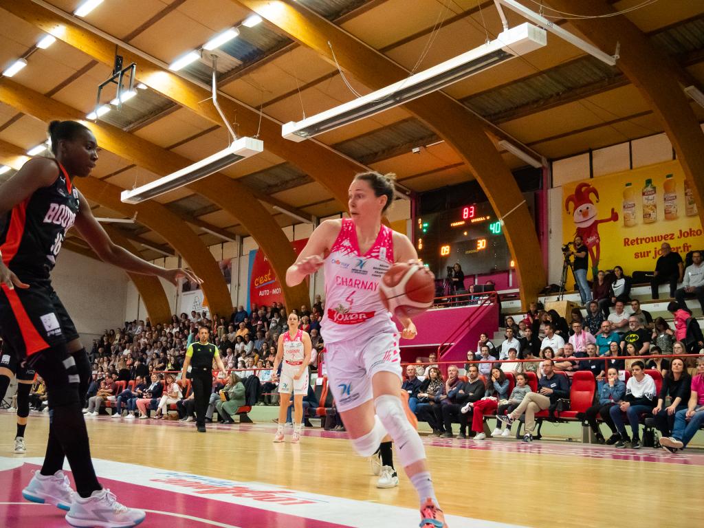 cbbs_basket's tweet photo. Retour en image sur la 20ème journée 🆚 @BourgesBasket
L'expérience de Kim Gaucher à permis à nos jeunes de s'exprimer pleinement à l'image de Maïa Hirsch (20 d'évaluation) et @WadouxZ (17 d'évaluation)

📷 @al_drone71 https://t.co/SrADWSkGyl