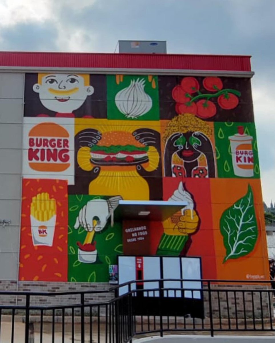 Muito feliz por poder fazer mais uma fachada para <a href="/BurgerKingBR/">Burger King BR 🔥</a> na zona norte. 
Essa é a primeira loja 100% digital do Brasil. 
Agradeço a todo time BK e agencia <a href="/TracyLocke/">Tracy-Locke</a>