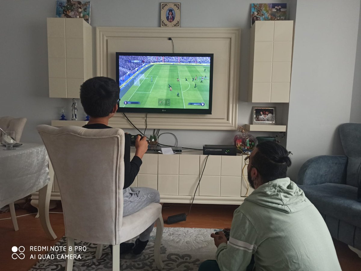 İyi olan kazansın. Dayısı büyümüşte maç yaparmış 😍