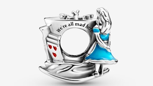 sarahihanson's tweet photo. My favorite charm of all time ☕️ 🌹 @PANDORA_NA #CelebrateYourMagicSweepstakes https://t.co/jXvVZ83Fqc
