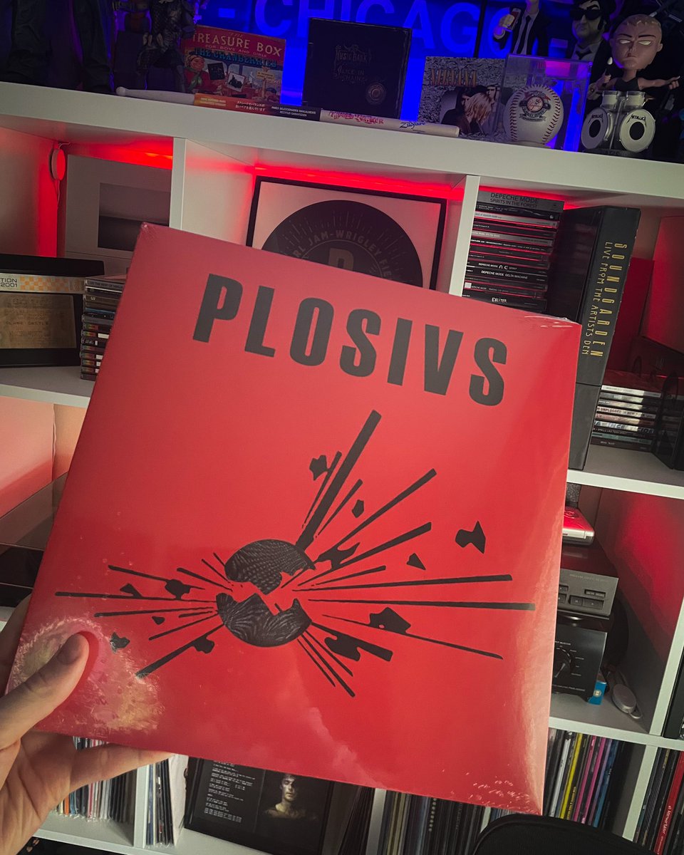 movievaultthe's tweet image. JUST IN! 🔥 One of my fav drummers @AtomWillard killing it! 🥁 

#plosivs #plosivsband #atomwillard #vinyl