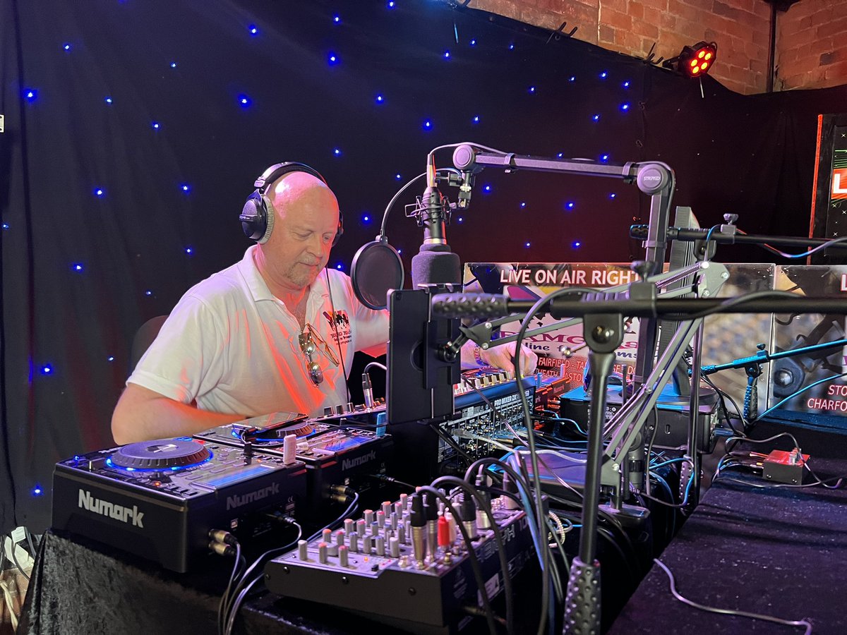 brmgradio's tweet photo. #BRMGradio #DJStretch getting ready to go LIVE at 5pm https://t.co/n1Gww7k224