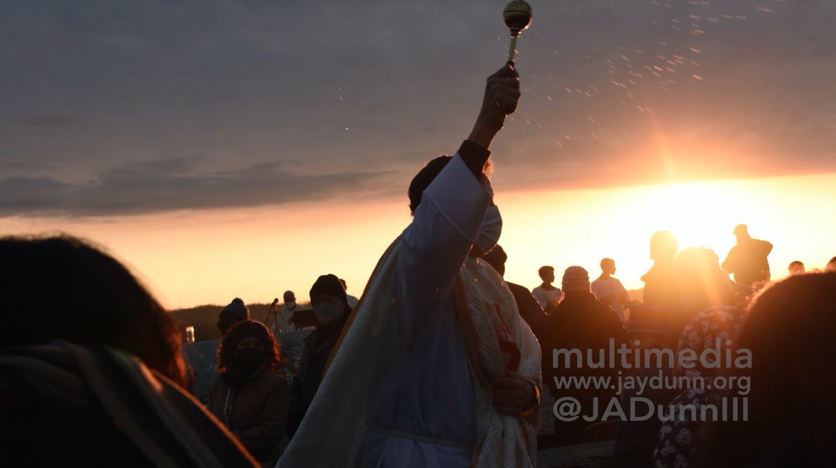 JADunnIII's tweet photo. WATCH: 1:30 min. Easter Sunrise, Waterbury, CT #USA https://t.co/B0zpQM6jUY On a cold, crisp #NewEngland morning, the #devoted waiting at #HolyLand in #WaterburyCT for an #Easter #sunrise #service are rewarded with a brilliant dawn. https://t.co/AlmXx3PuNP