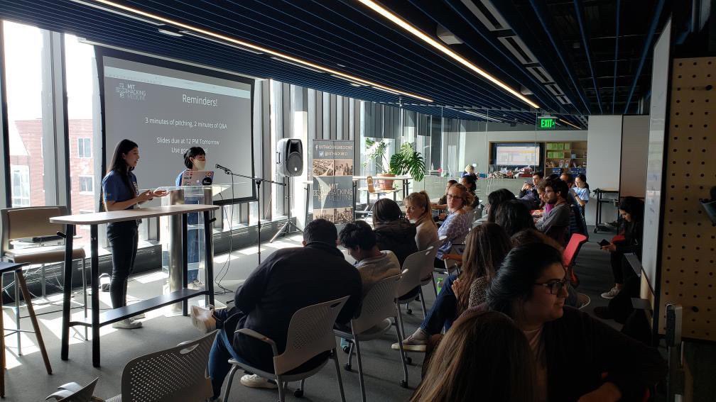AmerAcadPainMed's tweet photo. Behind the scenes of #GrandHack22 from @salmanhirani - Participants learning how to give a pitch from @mithackmed leaders https://t.co/F22qhsjDH7
