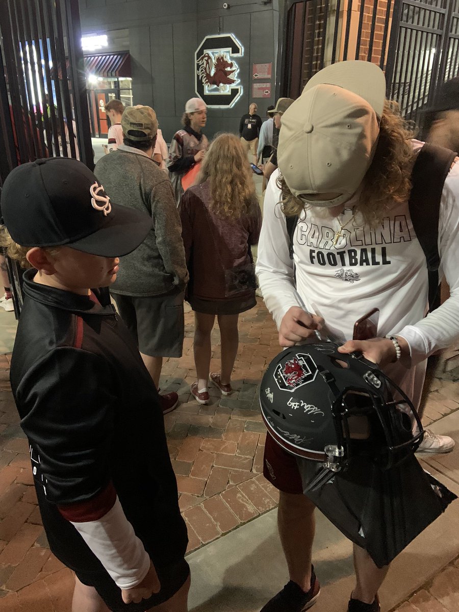 The look on these kids faces when you take the time to take a picture or sign a autograph is priceless!!!!  Being a player goes beyond the field of play! Proud of you colt #4 <a href="/ColtenGauthier/">Colten Gauthier</a> <a href="/GamecockFB/">South Carolina Football</a>