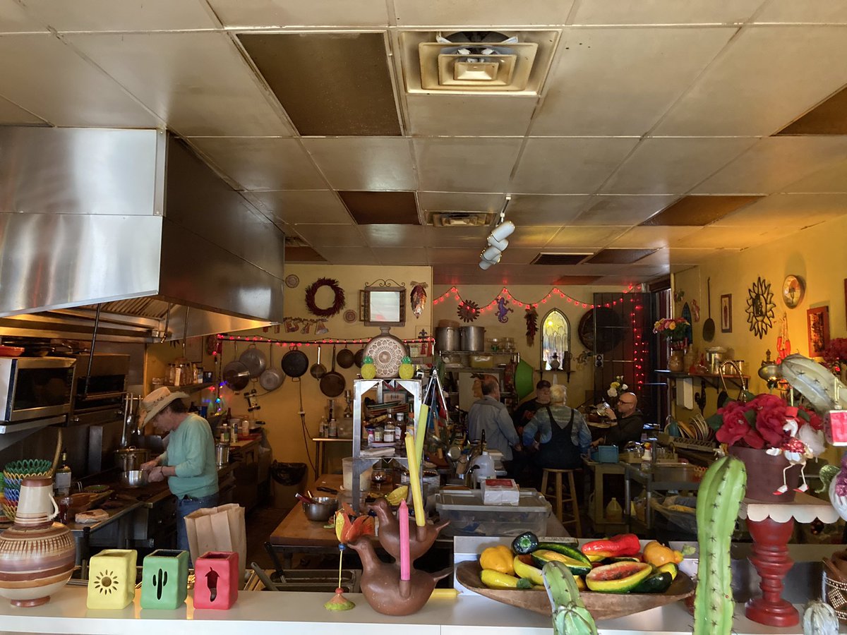 SkrticX's tweet photo. El Tango Taqueria. 14224 Madison Ave.#Lakewood. Pictured is owner Antonio Carafelli. He told me he opened here 30 years ago and back then it was just him and Angelo’s on Madison before Lakewood food boom. All made from scratch and Cash Only. Worth the wait. Photos: April 15, 2022 https://t.co/Yw45Op28u7