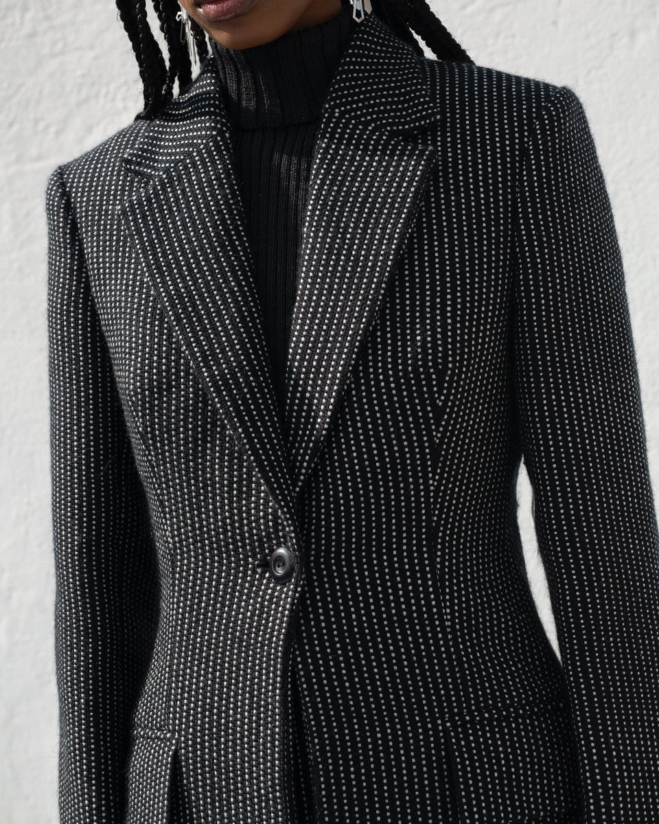 mmusomaxwell's tweet photo. UKHOLO - FAITH AW22’ 

Look 5 - Handwoven Merino Wool Gamp Tailored Jacket, Fringe mini skirt, Wool knitted turtleneck and Black  tailored pants 

PH - @tatendachidora 
Model - @iam_conniemore 
MU - @bassie_makeupartist https://t.co/j0ZiA6lH0c