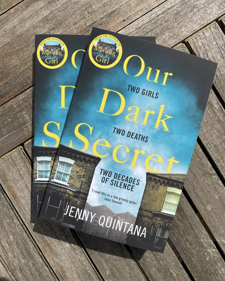 #Easter🐣🐰#giveaway  #books📚📚
Prize: a signed #paperback copy of #OurDarkSecret (my 2nd #familydrama / #mystery novel set in the 1970s) 
To #win: Follow, Tag friends and RT 
I'll pick two #winners at random on 22/4/22 (UK only) 
#BookGiveaway #WritingCommunity #booktwitter ❤️