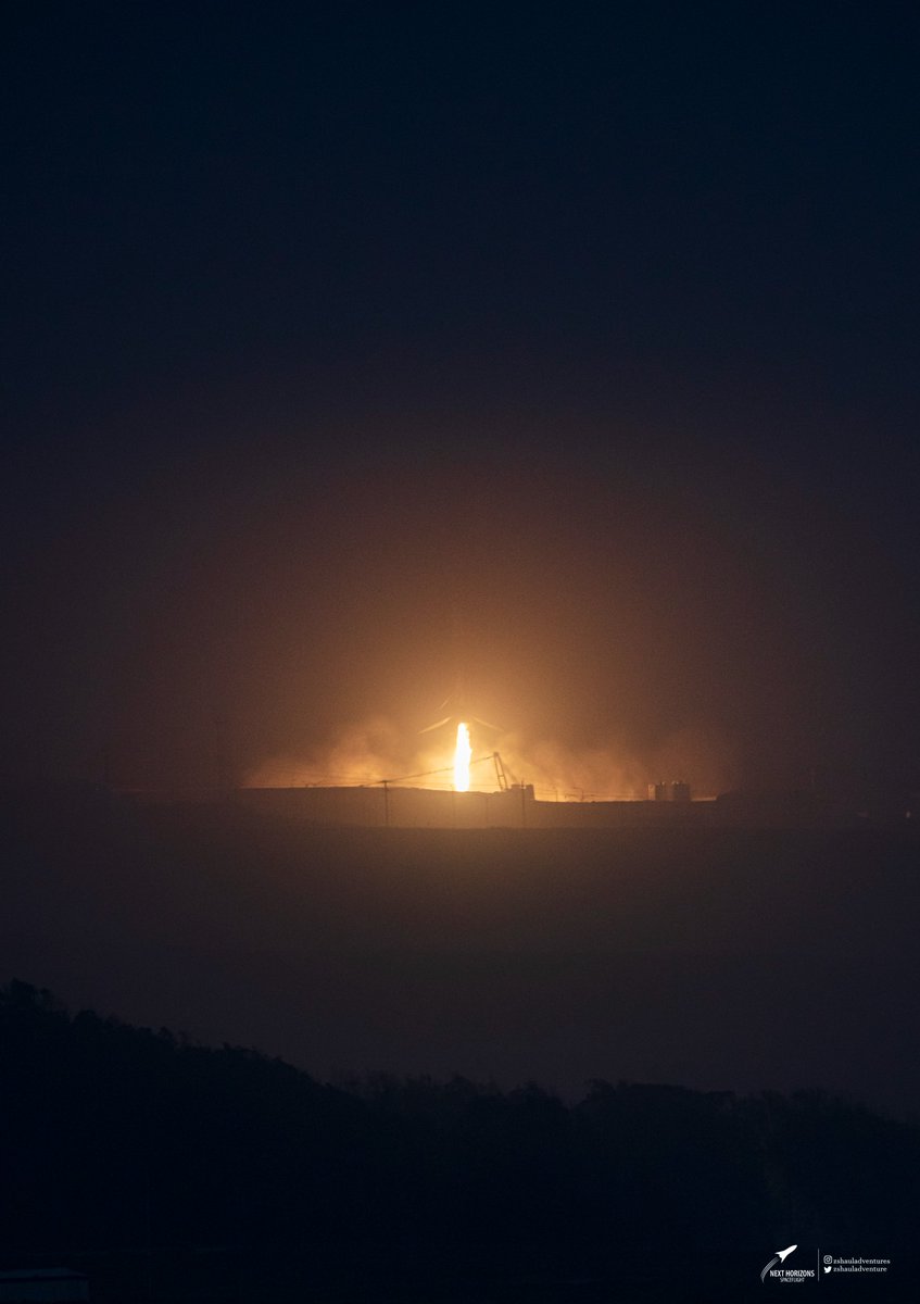 launchadventurs's tweet photo. @NatReconOfc has successfully launched in heavy fog this morning @SLDelta30. @SpaceX #Falcon9 #Foglife
📷: Me - @NextHorizonsSF https://t.co/5ETrQxL2a0