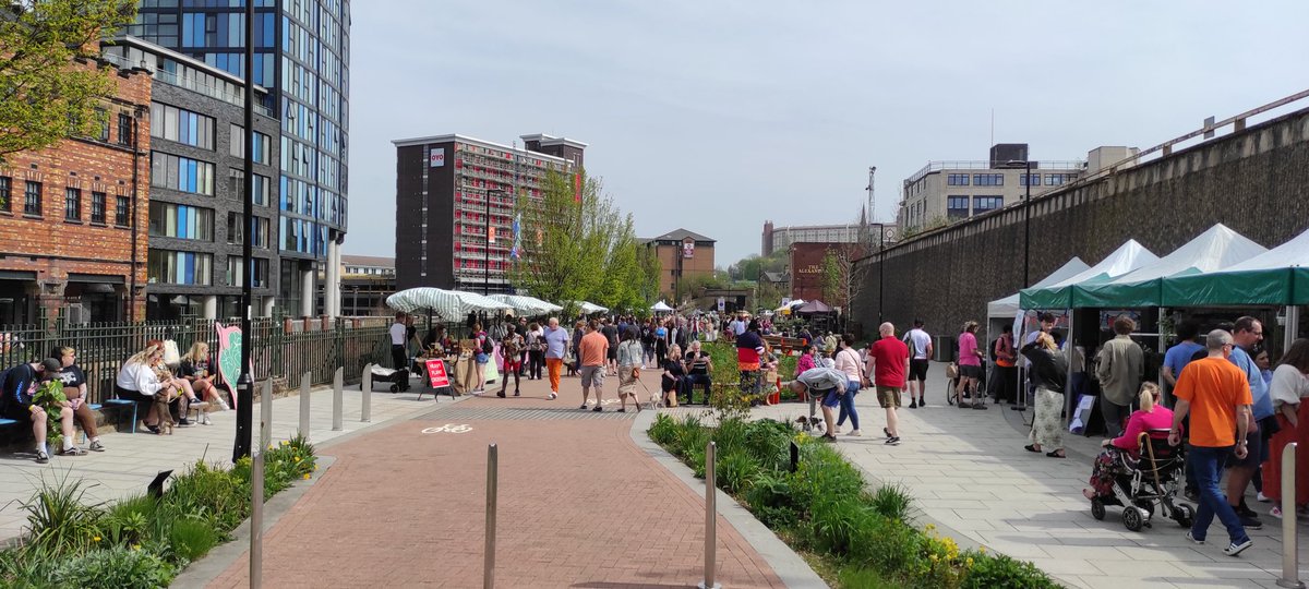 Another lovely day @pollenmarket ☀️🥳🍕🌷🌸🌹🌺🌼🌻

@SheffBusiness @SheffieldStar @SheffieldGreens #InclusiveEconomy #GreyToGreen @MartinPhipps13 @RuthMersereau @DouglasJSheff @msalilla