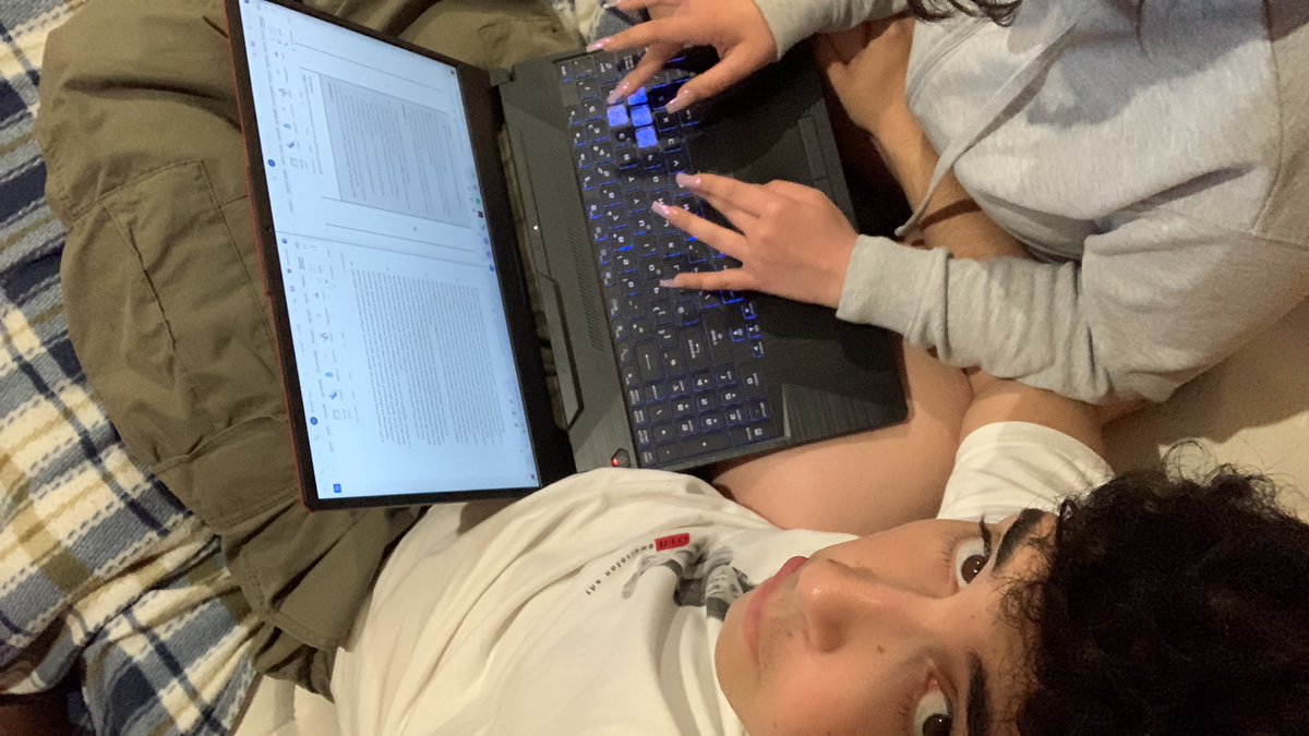 liamtab0's tweet photo. She’s writing my assignment. W gf💪🏽 https://t.co/IDj1uLq0Ma