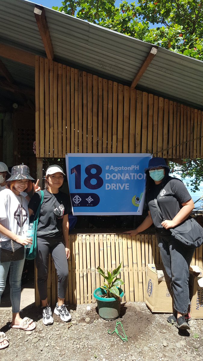 ESBI191's tweet photo. SLMT 18 Donation Drive 💙 
It was a Happy Easter indeed 💙

#BangonLeyte #BangonBaybay 
#SB19 A'TIN https://t.co/GdtHMV4m9Z