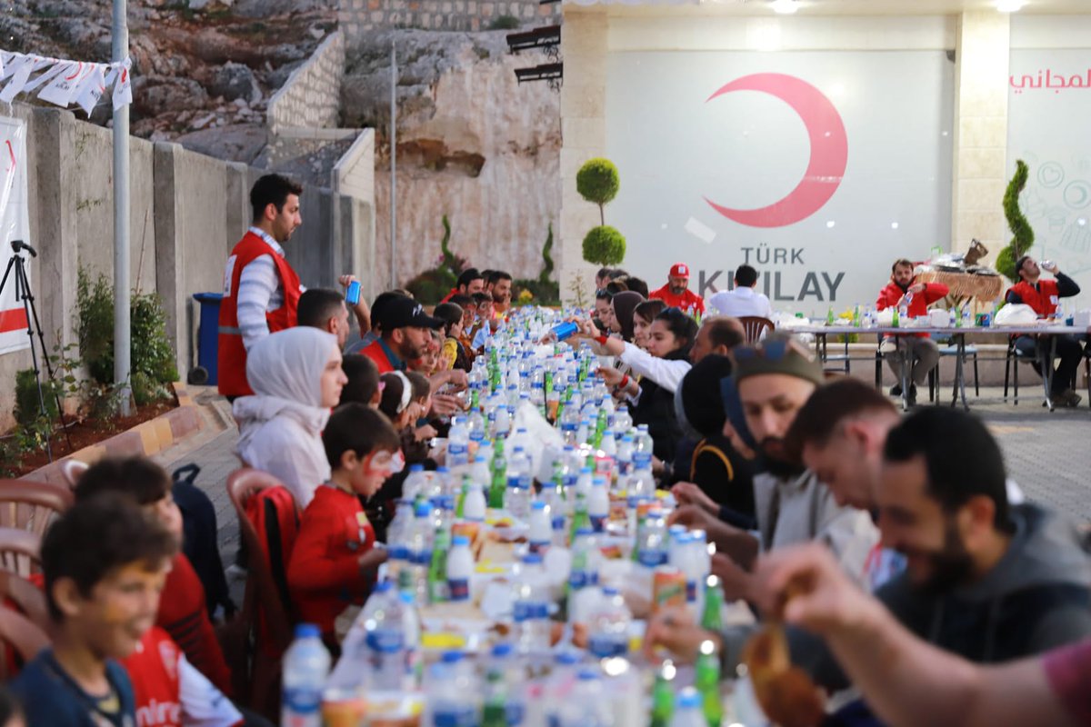 الهلال الأحمر التركي tweet media