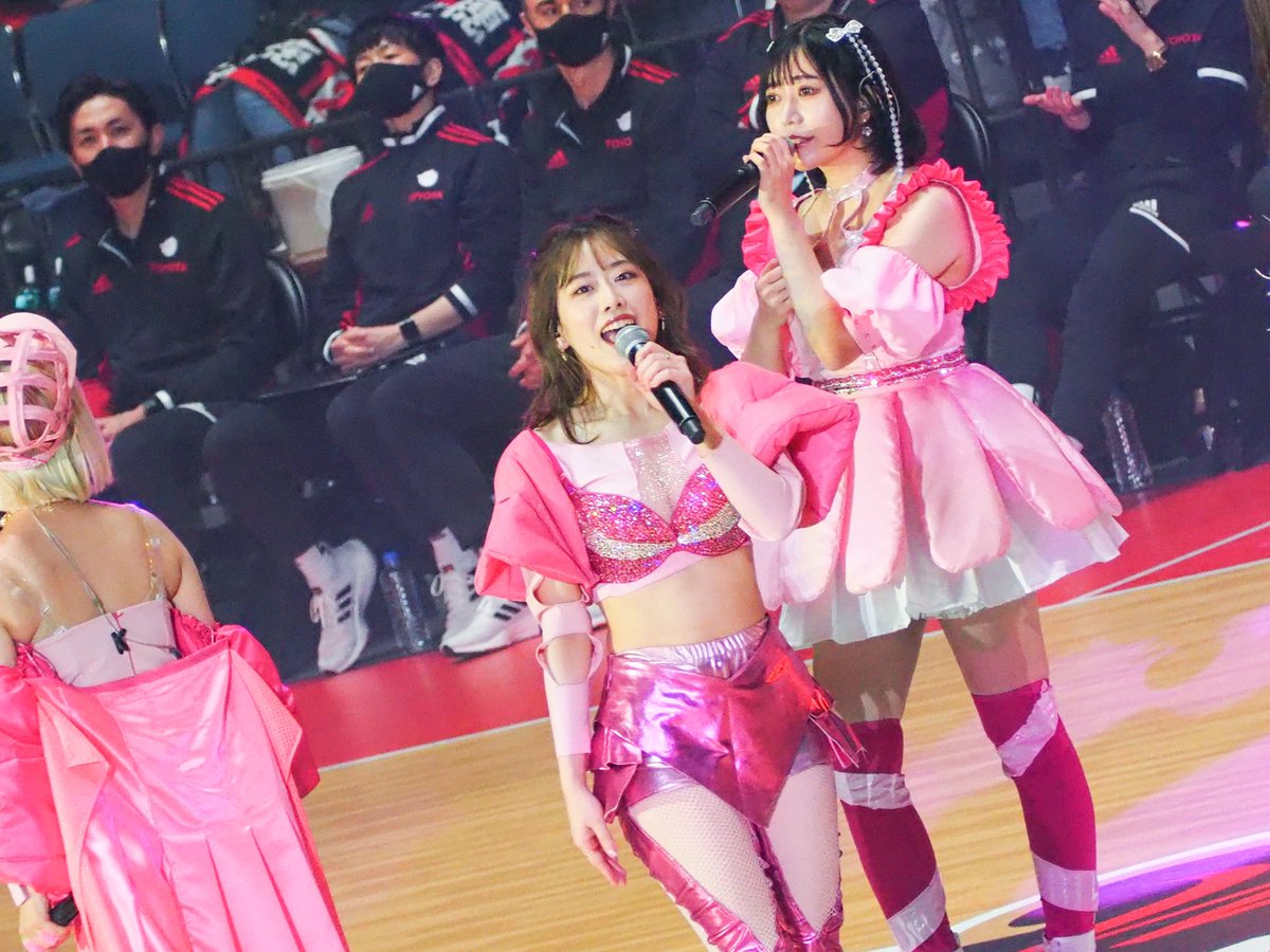 mi_dfp's tweet photo. 『21-22  Wリーグ プレーオフ
ファイナル』オープニングアクト
@国立代々木競技場第一体育館

 #Wリーグ #フィロソフィーのダンス #奥津マリリ https://t.co/kIbaSH0qXR
