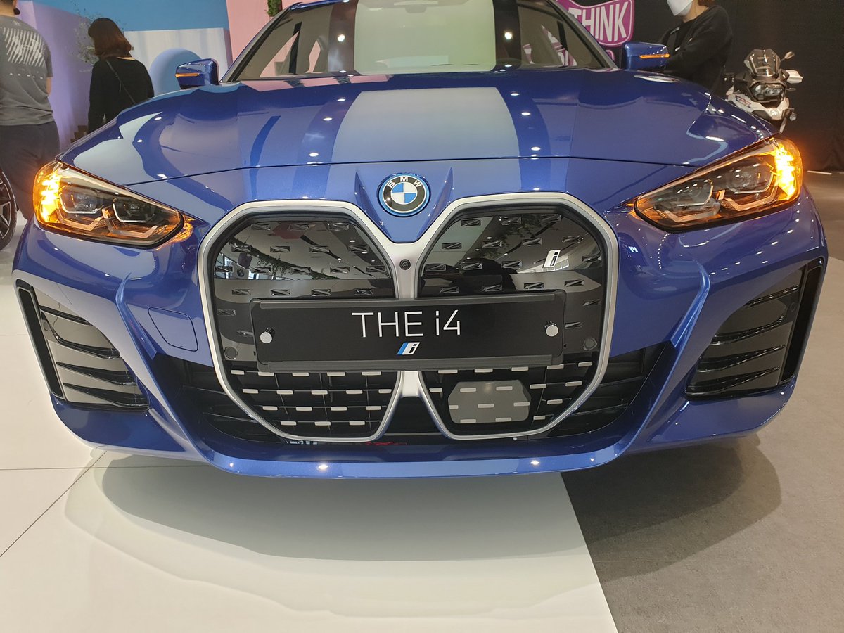 regdoll44's tweet photo. 영종도 BMW 드라이빙 센터 방문해서
전시된 i4를 보고 왔네요
빨리 받고 싶다 https://t.co/LrqCeb8YTE